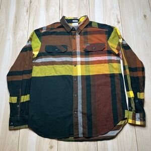 Columbia Omni -Wick Plaid Flannel Button Up Shirt Mens Size Medium Pockets